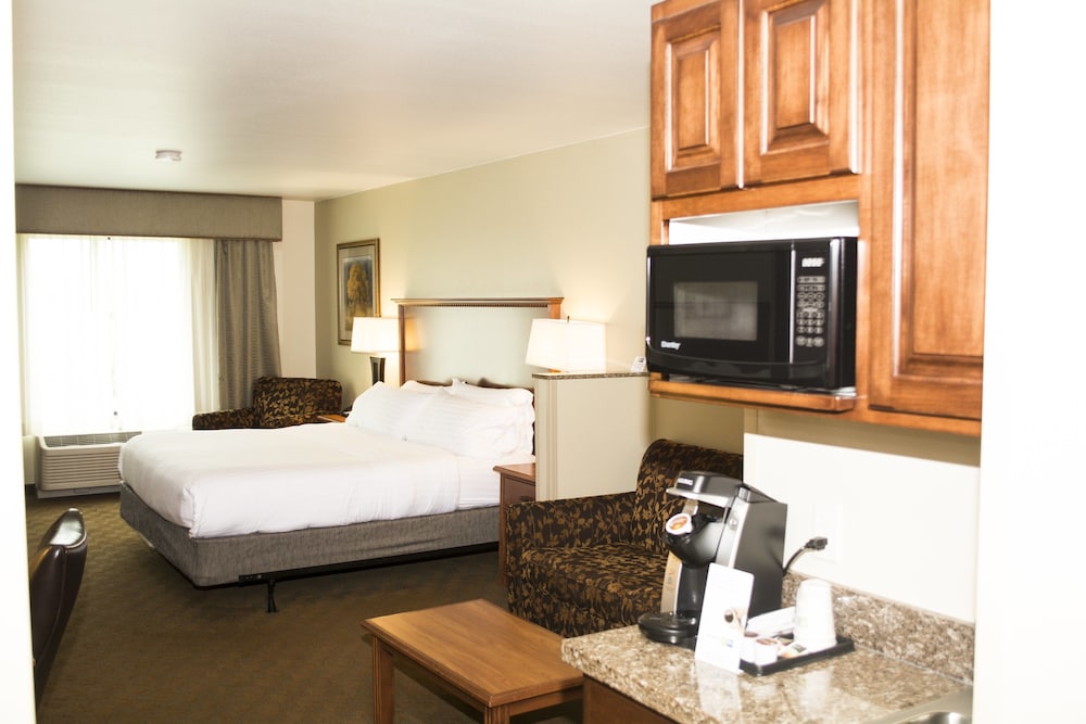 Holiday Inn Express Hotel And Suites Mason City 14/76