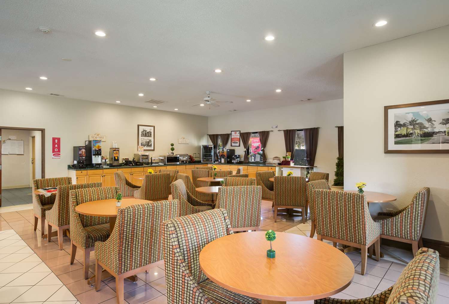 Econo Lodge Inn & Suites Hardeeville-I-95 32/59