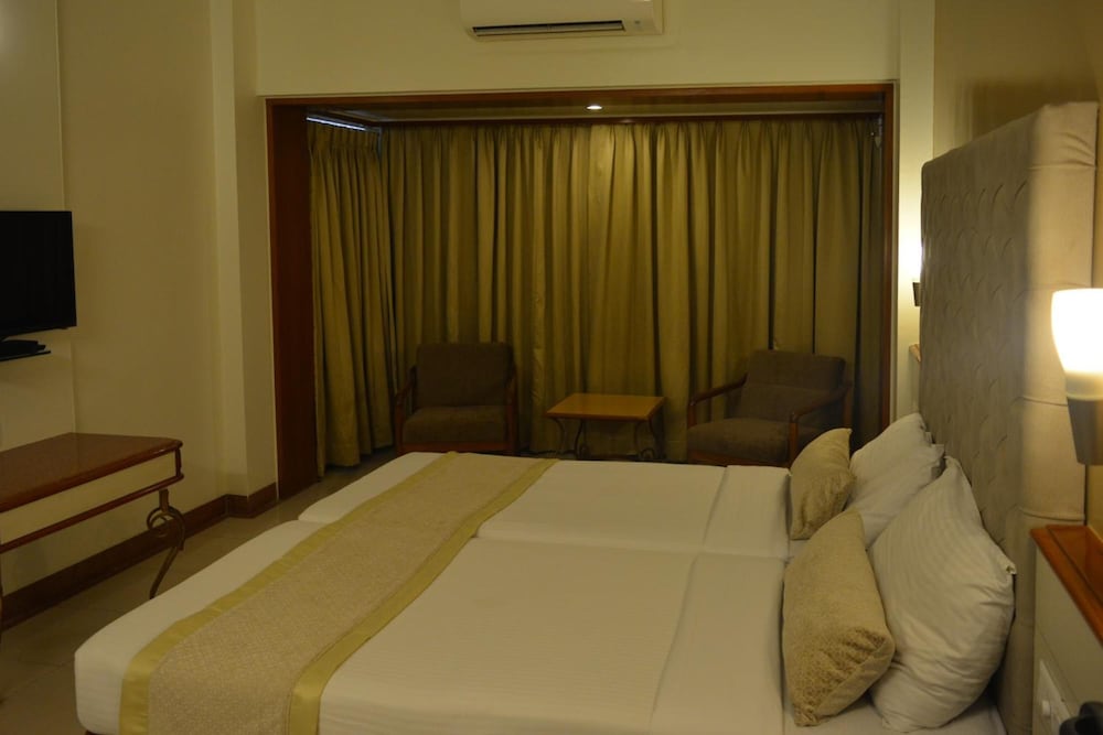 Shree Panchratna Hotel 17/26