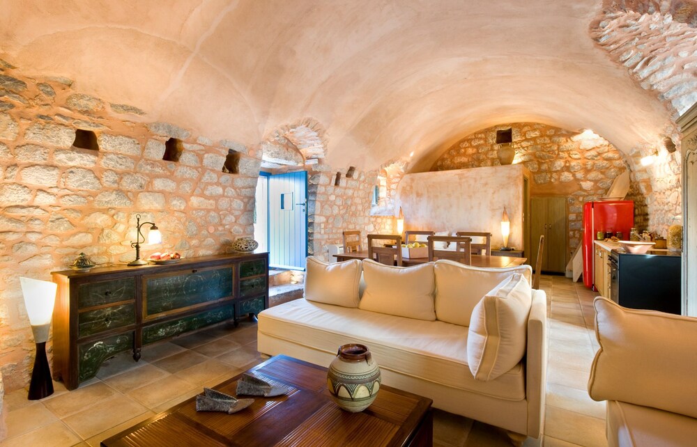 Arapakis Historic Castle 32/50