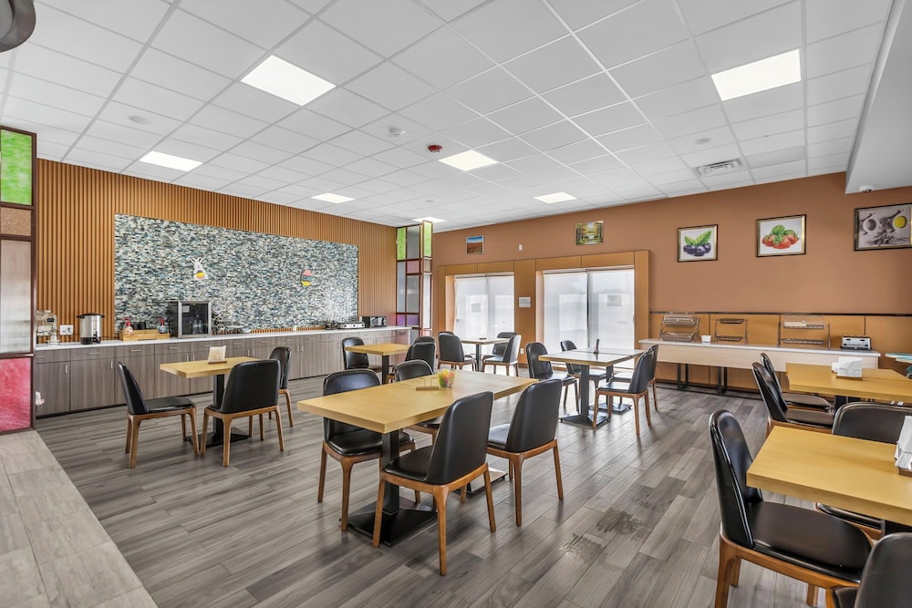 Baymont by Wyndham Kansas City North 16/24