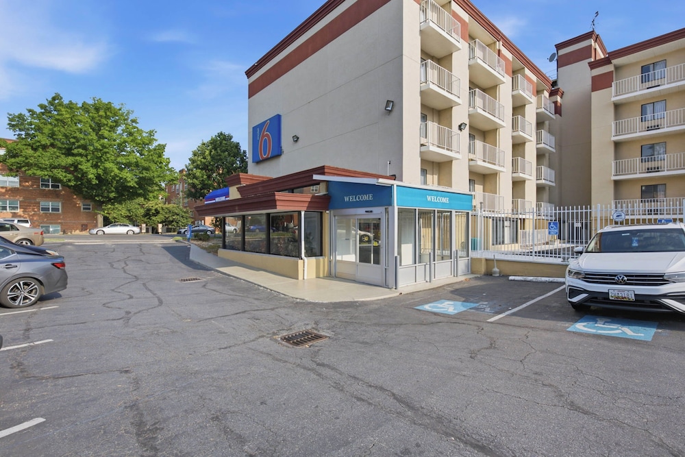 Motel6 Washington, DC 54/66