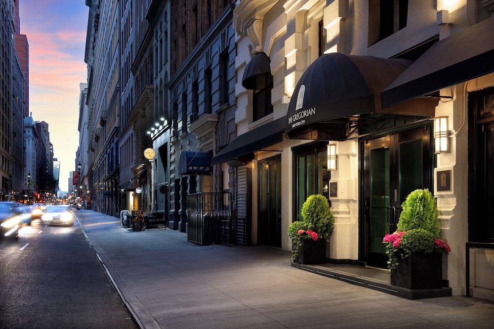The Gregorian Hotel 45/50