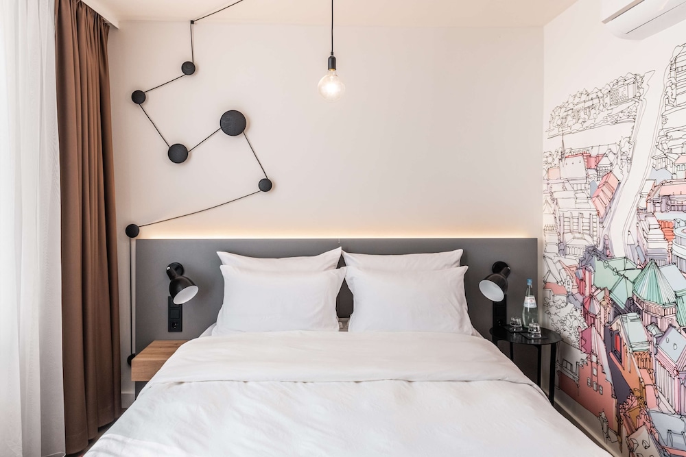 Penta, Standard, Double Bed