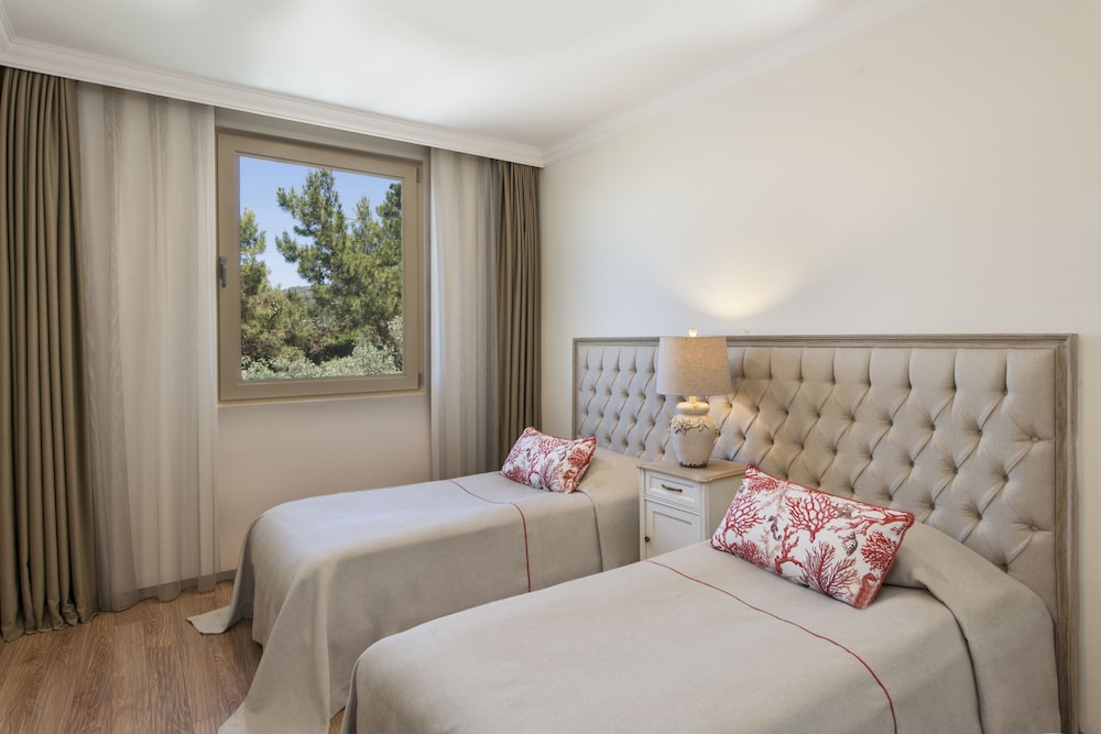 Sarpedor Boutique Hotel 8/48