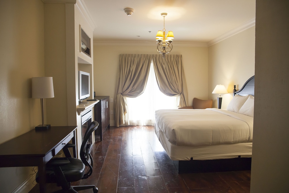 Niagara Crossing Hotel and Spa 13/39