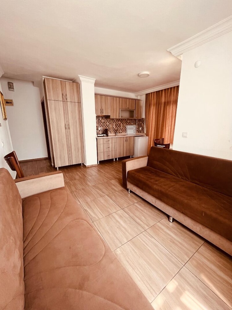 Marina Apart Hotel 35/48
