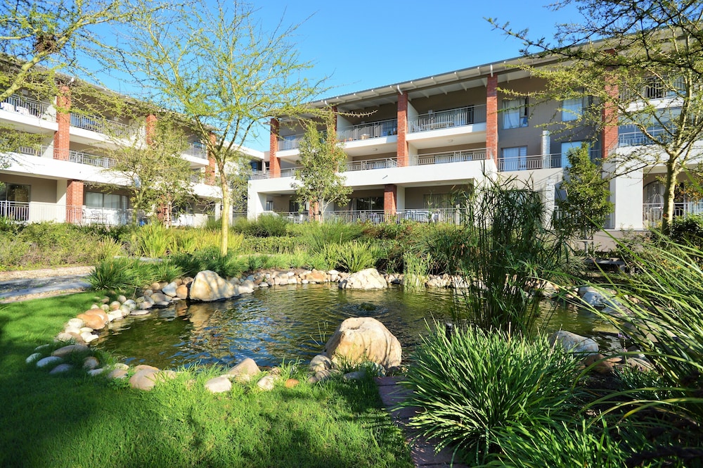 Century City Boutique Apartments 42/50