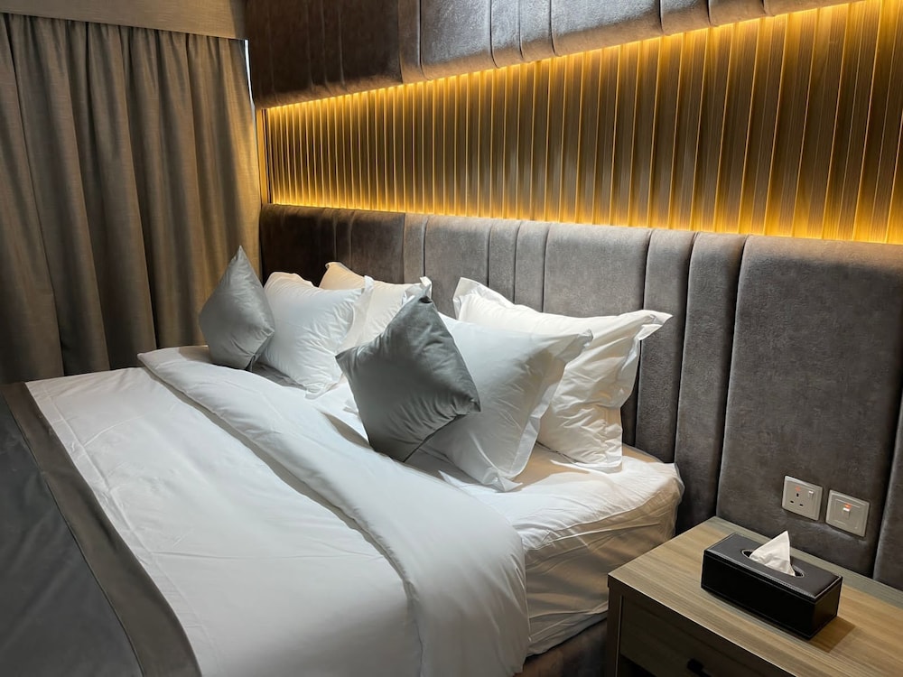 Sweet Land Hotel 30/63
