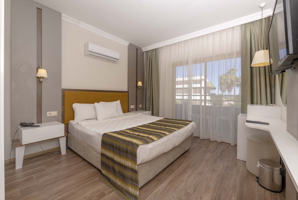 ROOM, DOUBLE BED, ANNEX