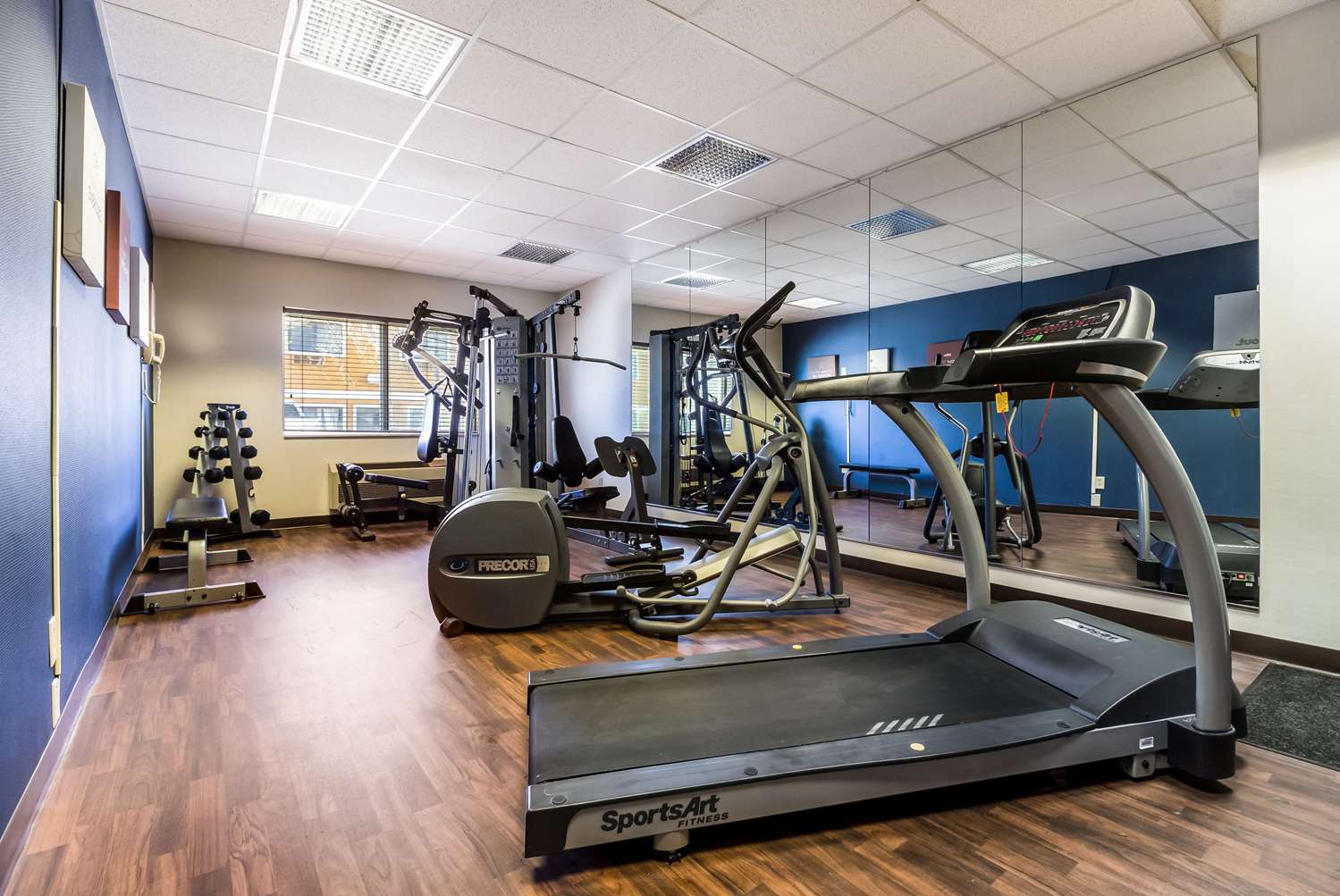 Comfort Suites Sioux Falls Mall District SD 26/32