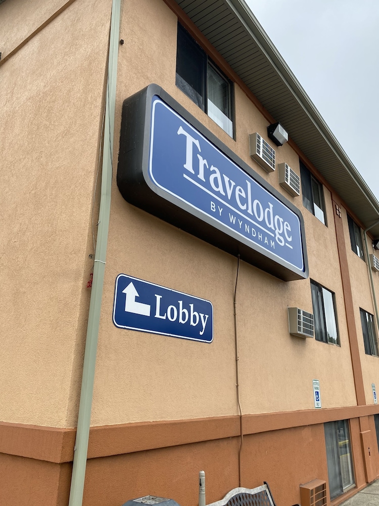 Travelodge by Wyndham La Porte/Michigan City Area 2/50