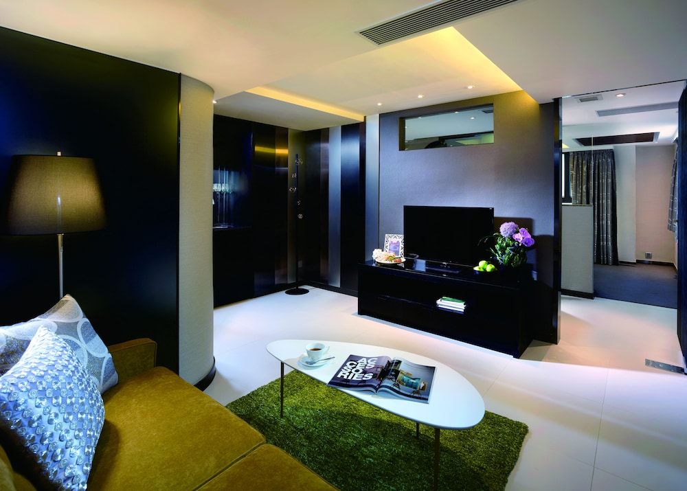 Popway Hotel 18/30