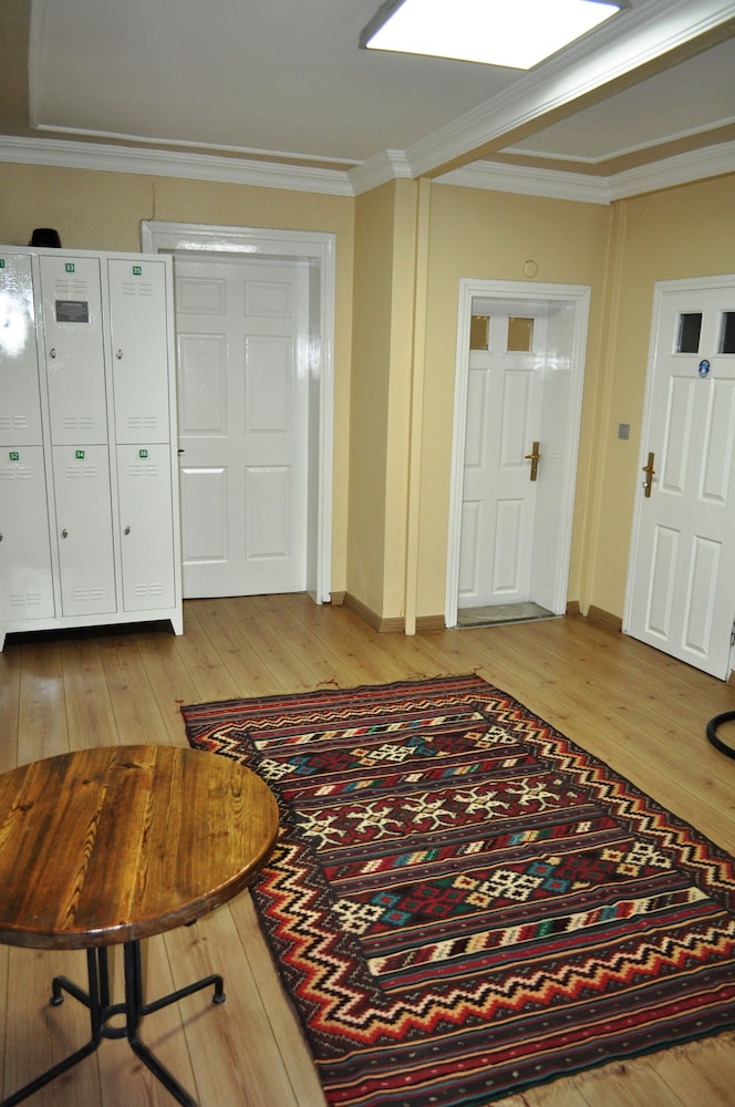 Antique Hostel 46/50