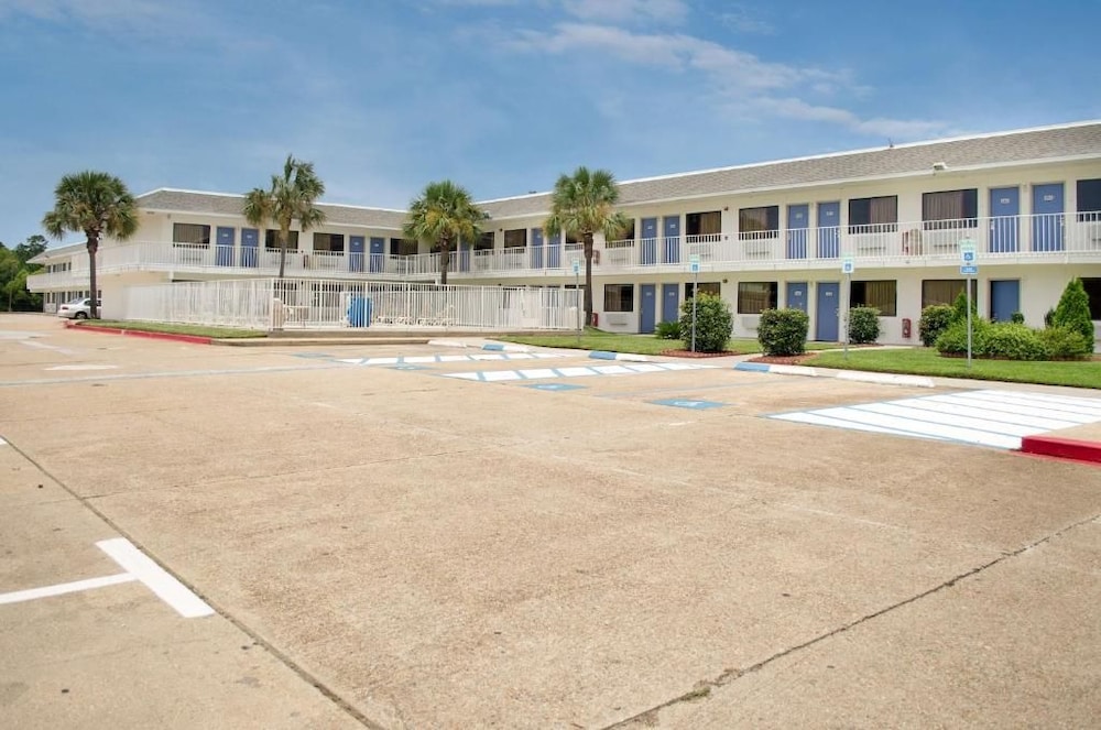 Motel6 Gulfport, MS – Airport 35/48