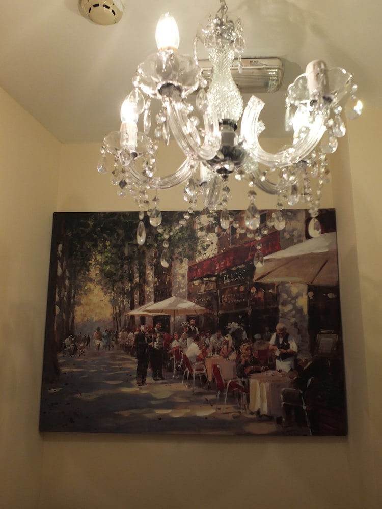 Euro Bar And Hotel 25/53