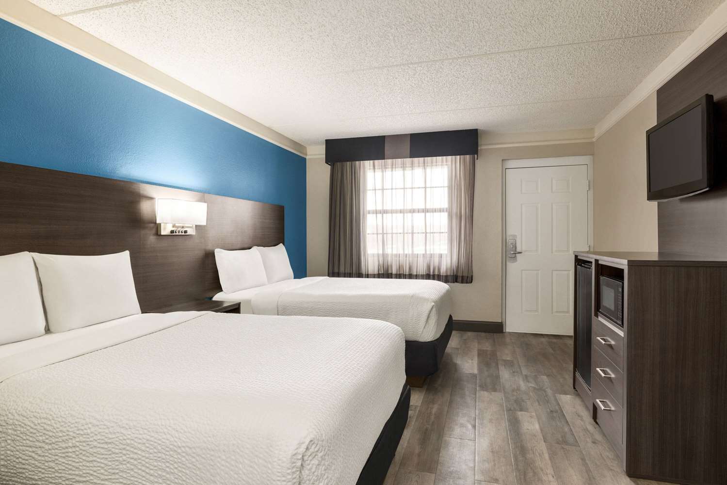 La Quinta Inn by Wyndham San Antonio I-35 N at Toepperwein 6/32
