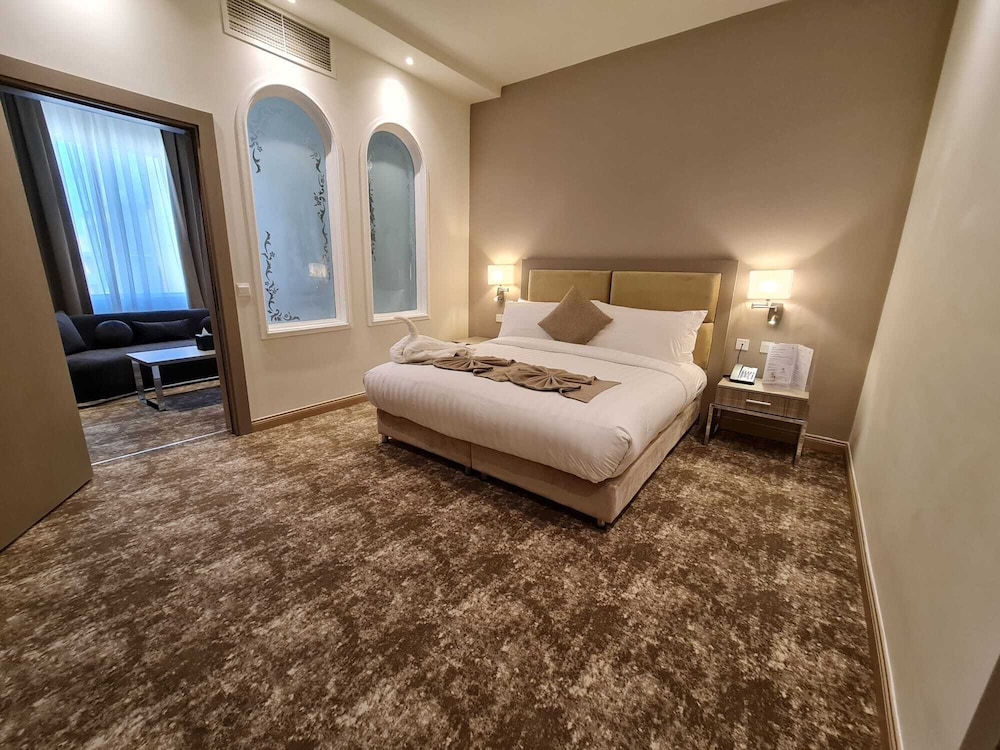 Gloria Hotel and Suites 3/28