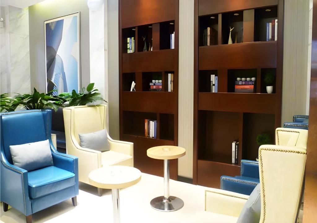 City Comfort Inn Jingmen Zhongxiang Chengtian Huafu 38/50