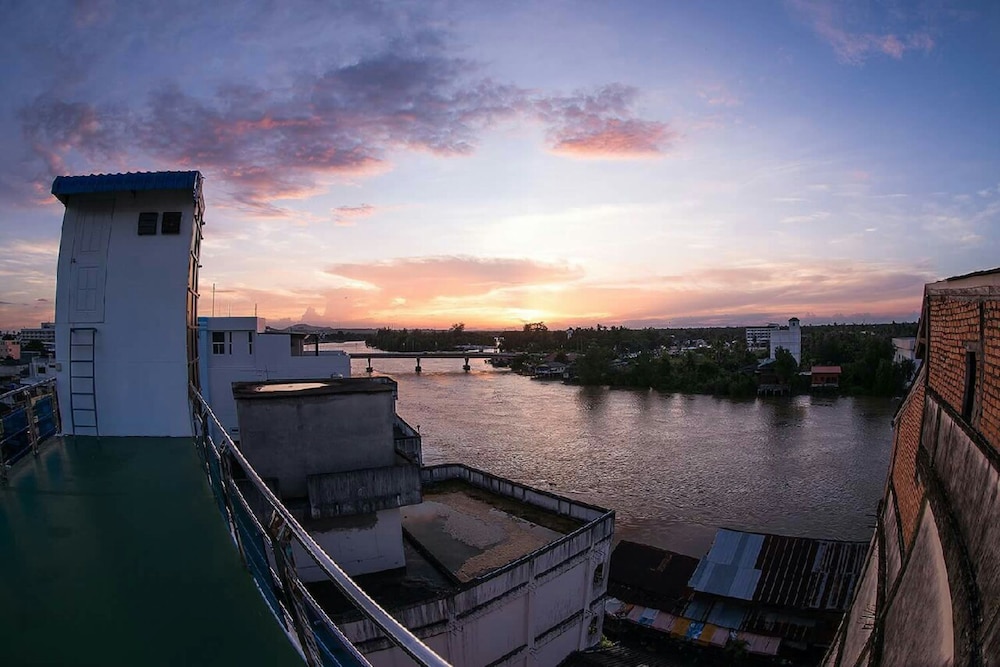 The Port Hostel By Suwatchai 39/50