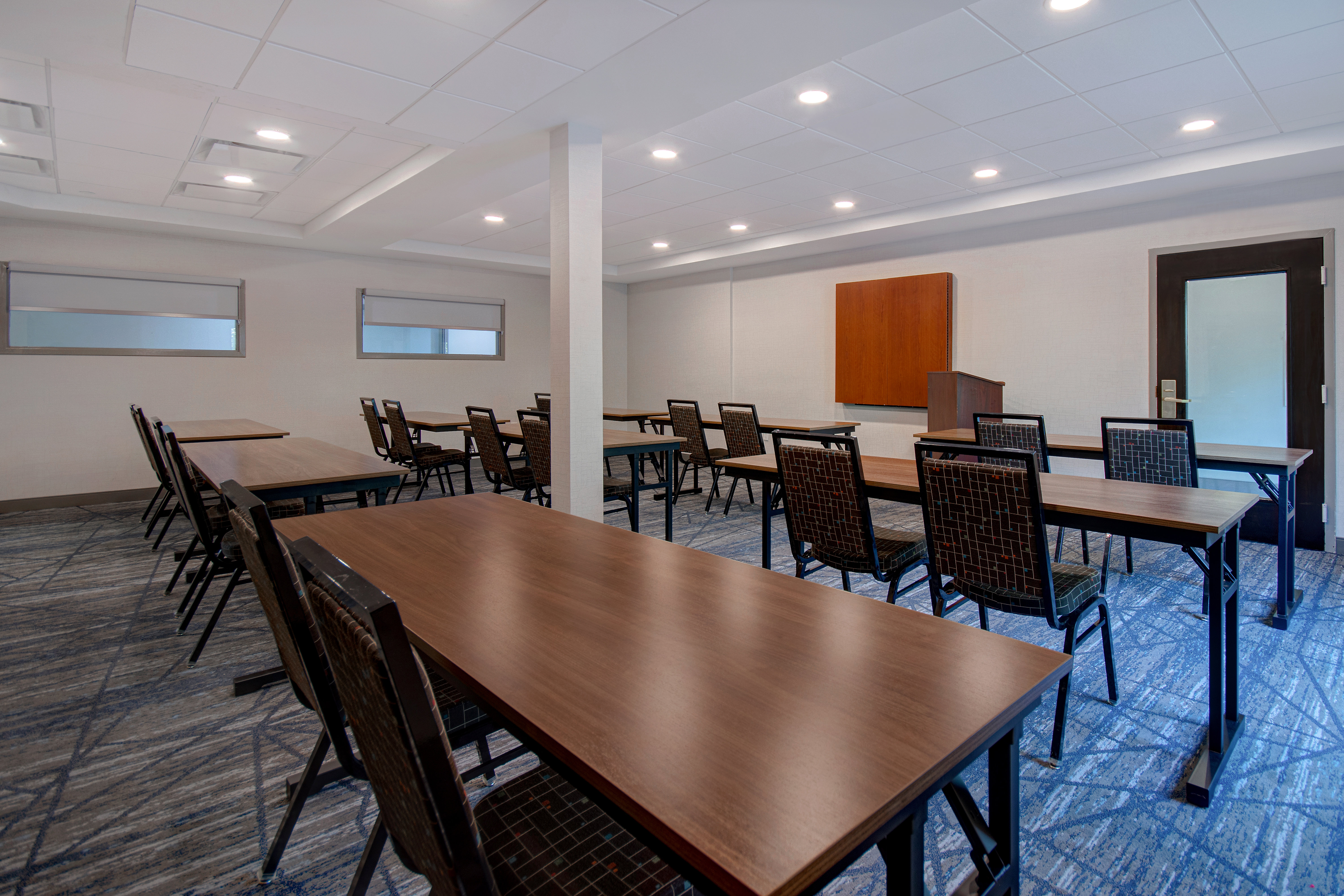 Holiday Inn Express Marietta Atlanta Northwest 56/58