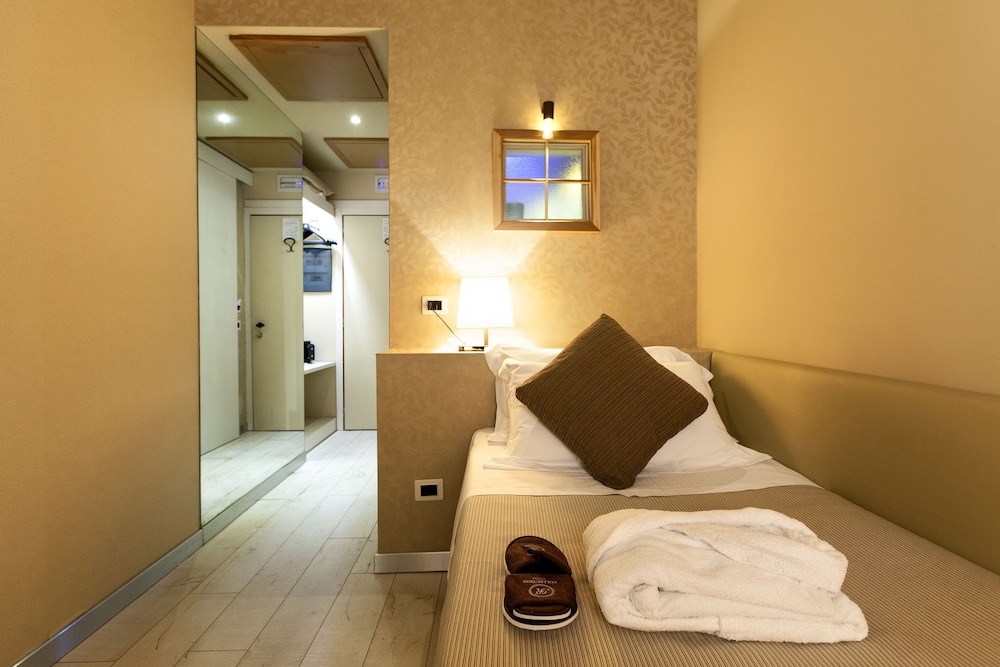 Hotel Mentana 23/50