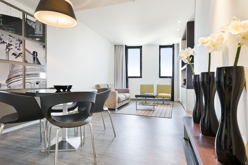 Hotel Barcelona Condal Mar Affiliated by Melia 55/67
