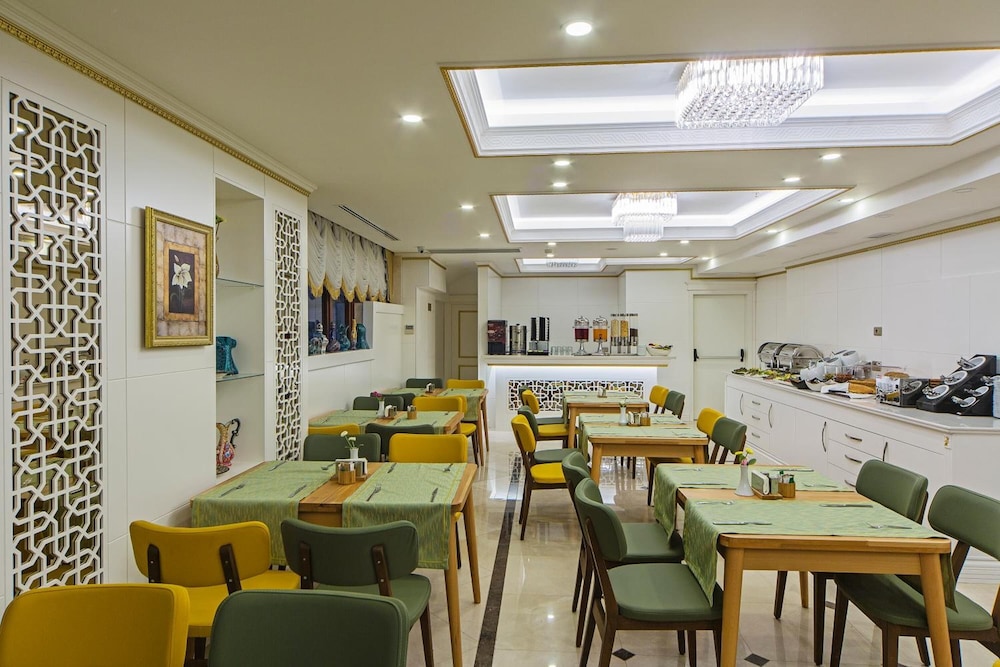 Grand Naki Hotel 29/44