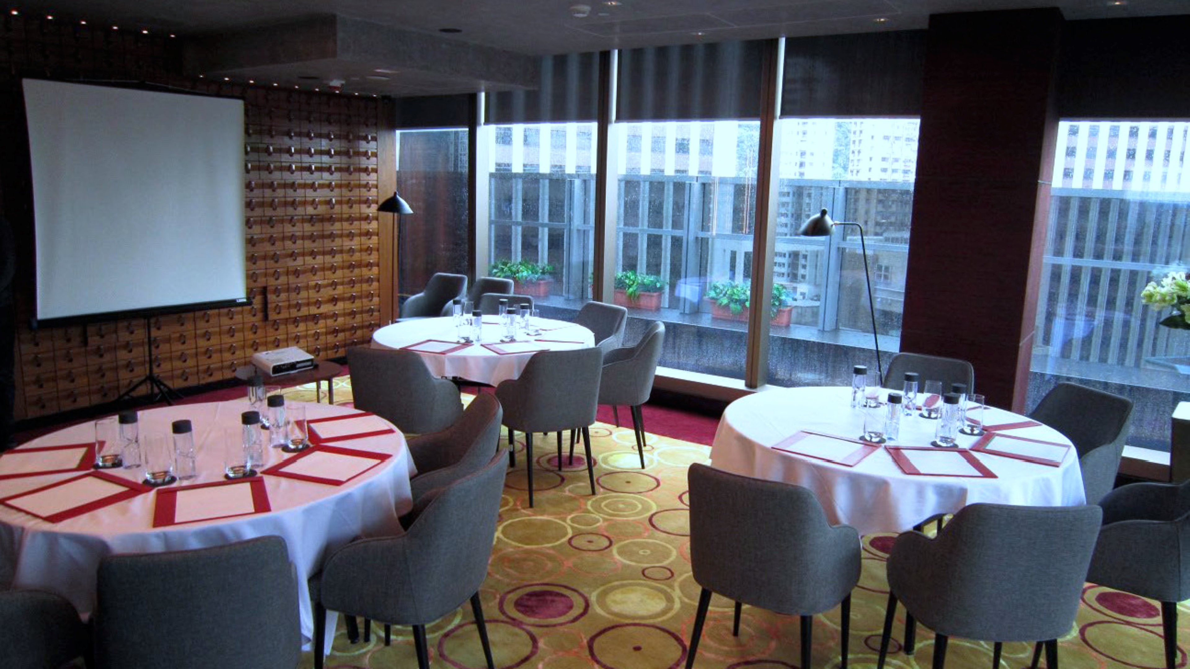 Hotel Indigo Hong Kong Island 60/80