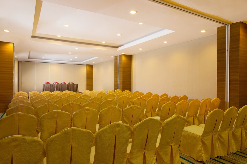 Hariston Hotel And Suites 48/53