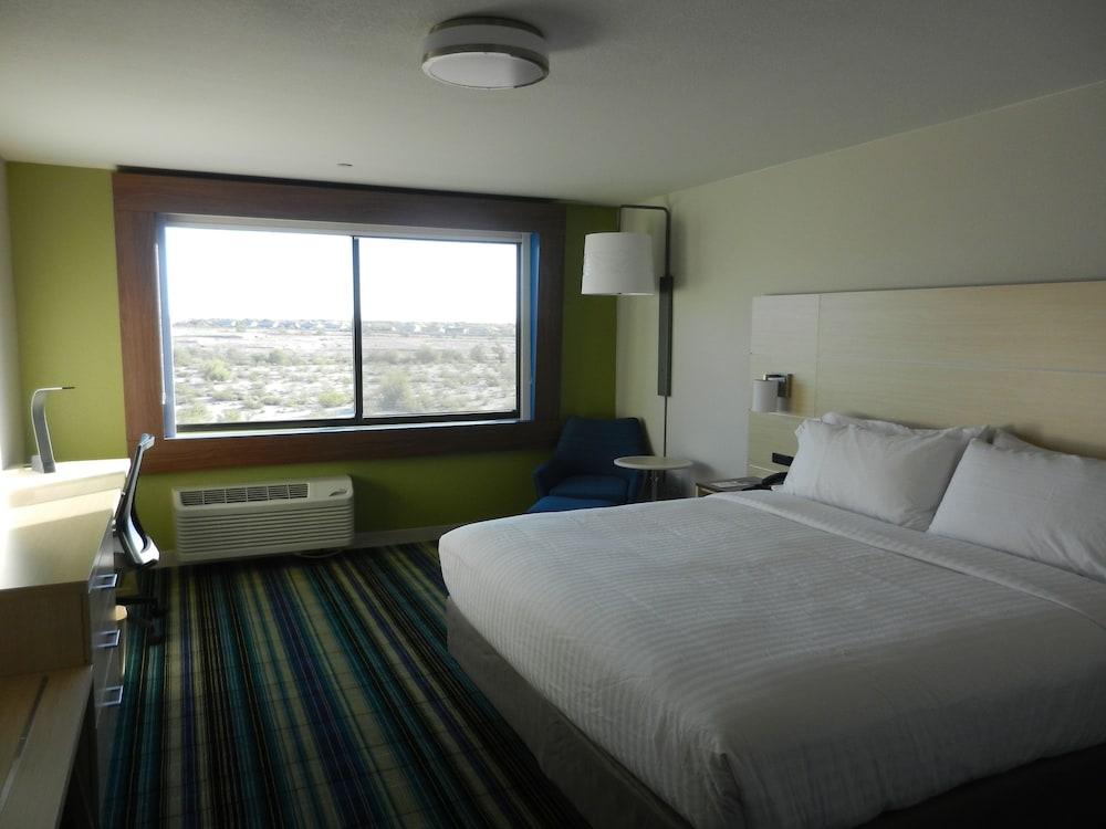 Holiday Inn Express Suites Phoenix West Buckeye 21/59