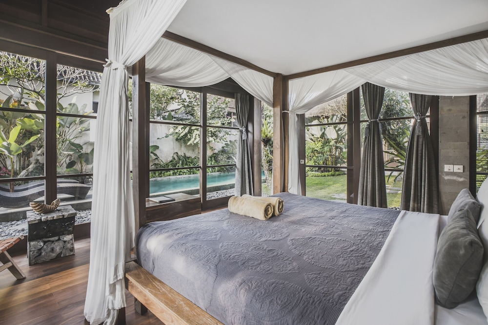 2 BEDROOMS, POOL, VALLEY, VILLA