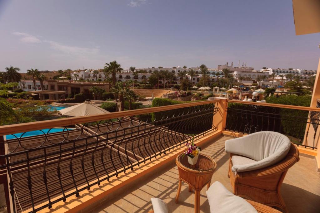 ROYAL SAVOY VILLAS 39/53