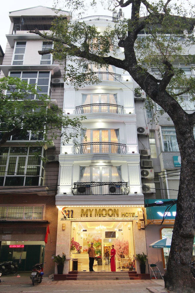 My Moon Hotel 2/51