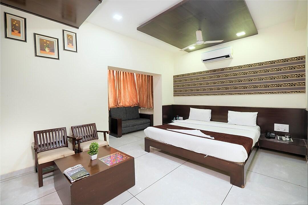 Oyo Rooms Sampatrao Colony Alkapuri 11/48