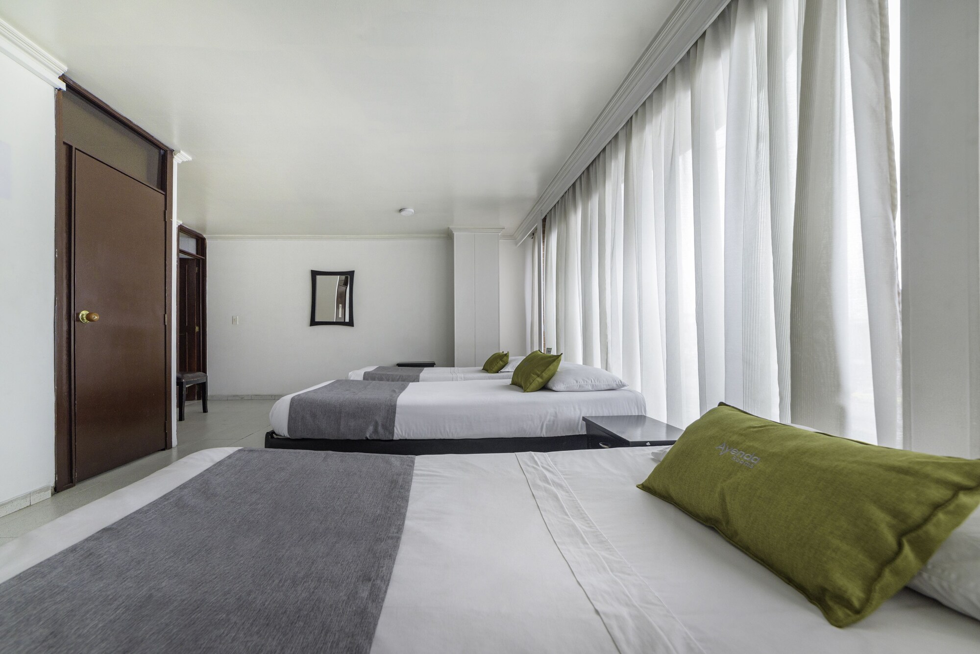 ROOM, TRIPLE, 3 BEDS