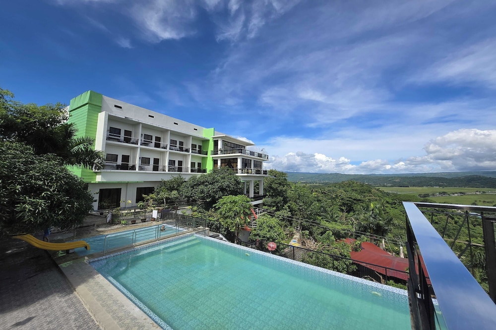 Amazing View Mountain Resort Laguna 9/66