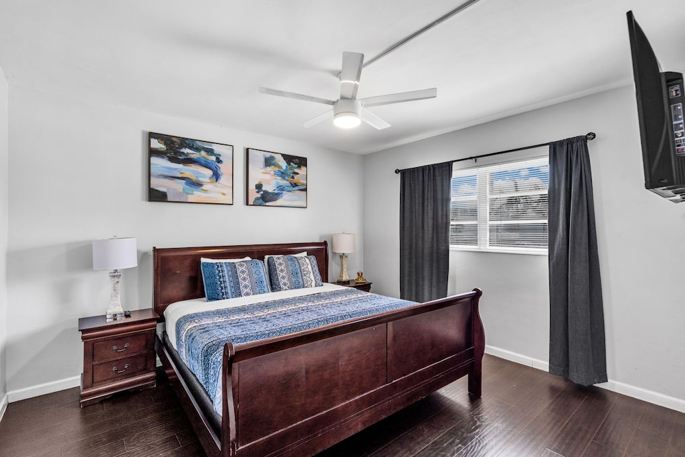 Bayview Regency Apartments By Lowkl 10/50