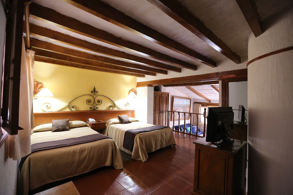 Villa San Jose Hotel And Suites 8/50