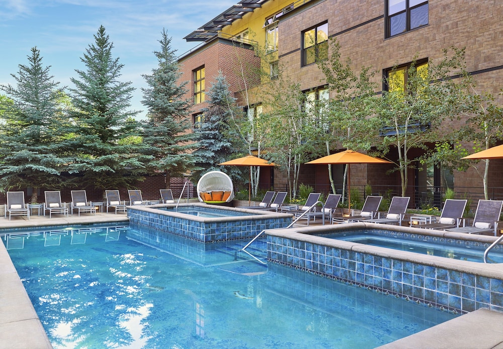 Limelight Hotel Aspen 71/74