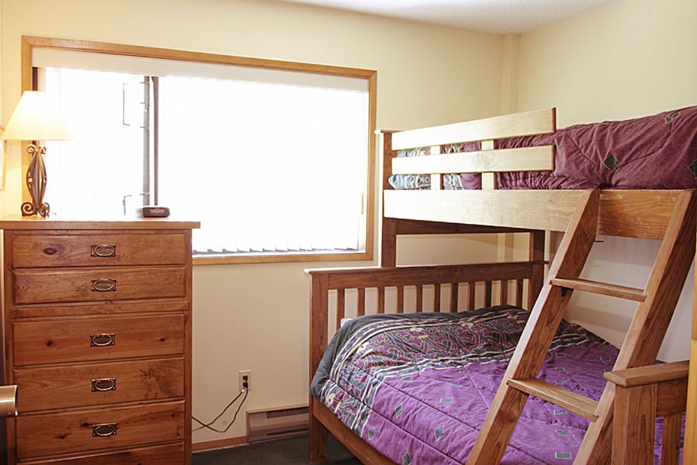 The Griz Inn 24/69