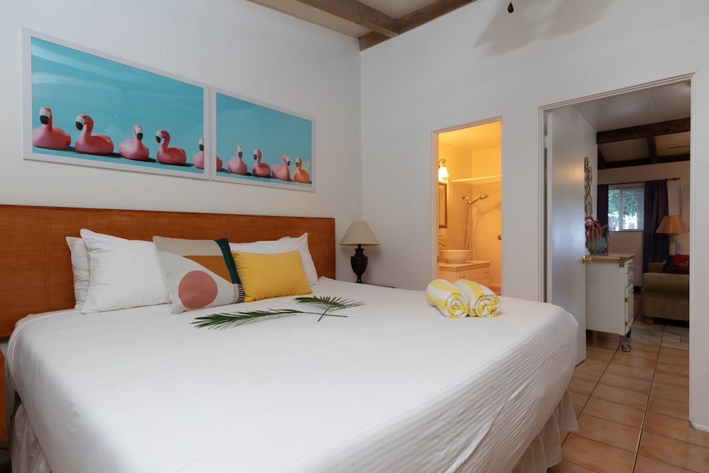 PREMIUM, KING BED