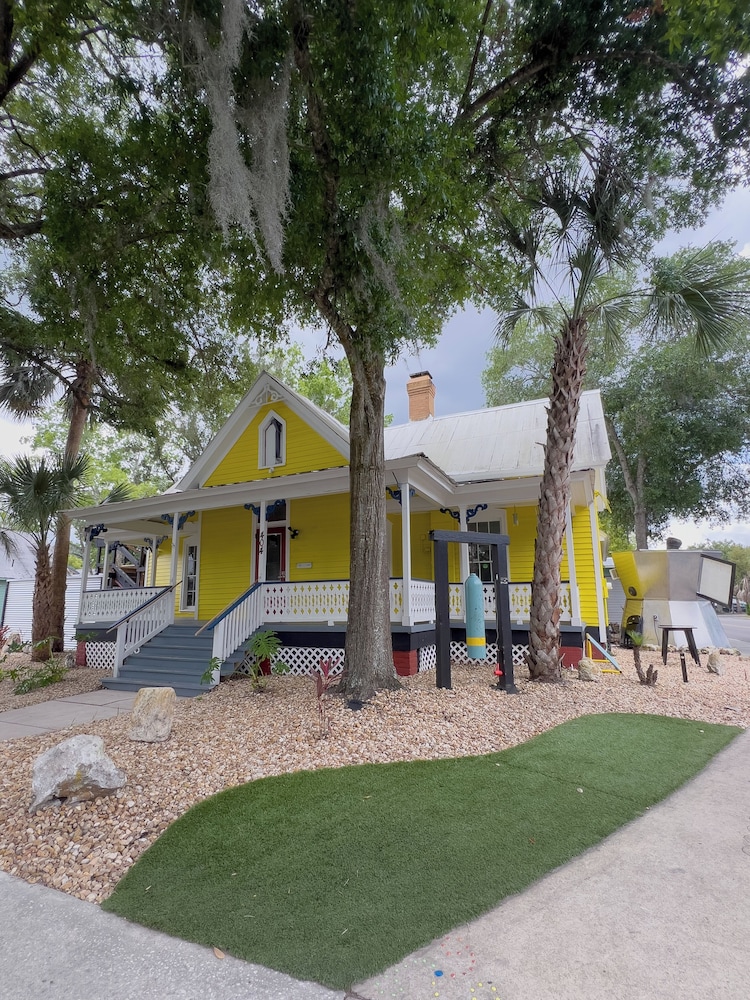 Depot Village 44/50