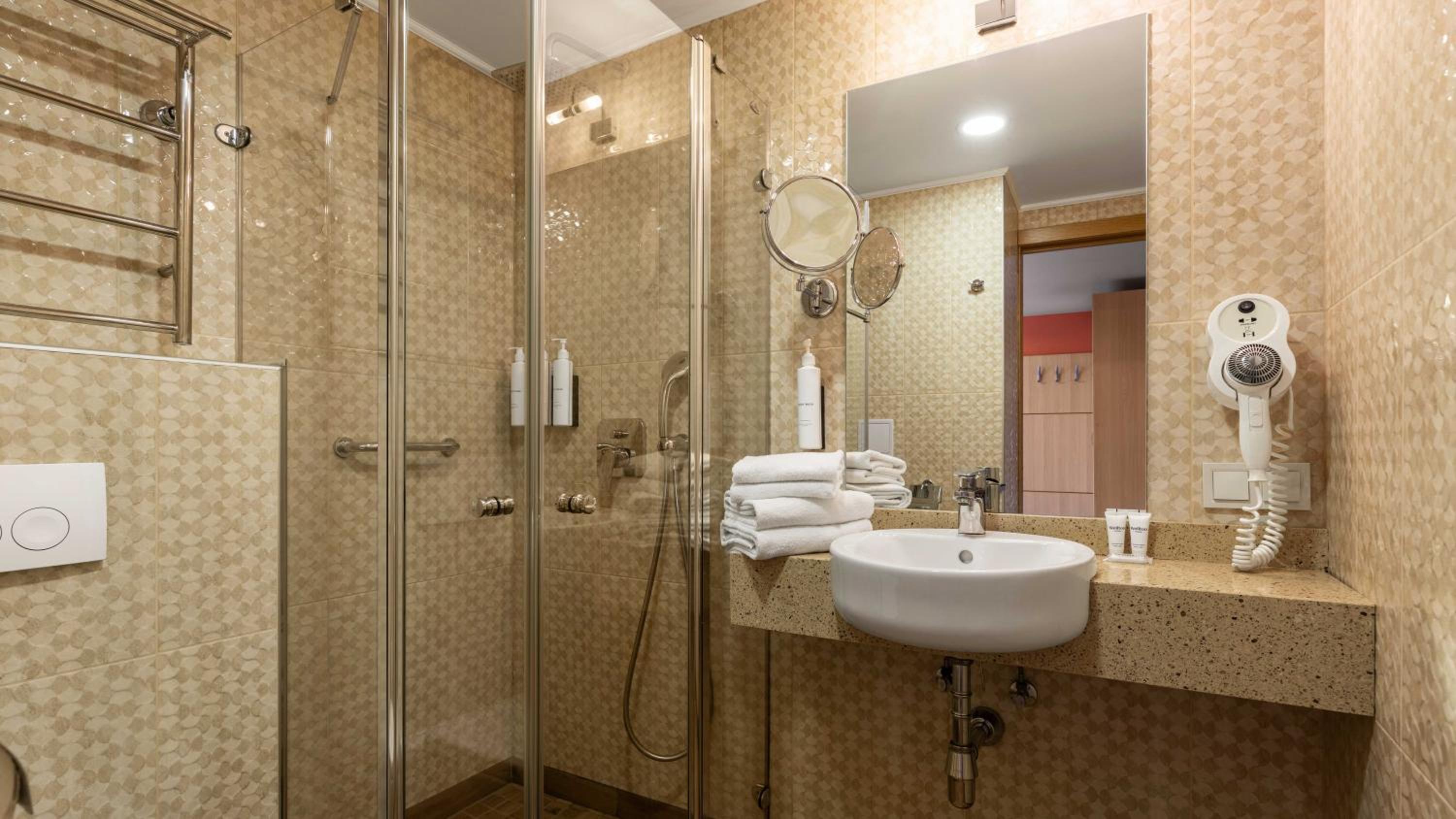 Mansard, Double or Twin Bed, City View، Wellton Riga Hotel & SPA 6/10