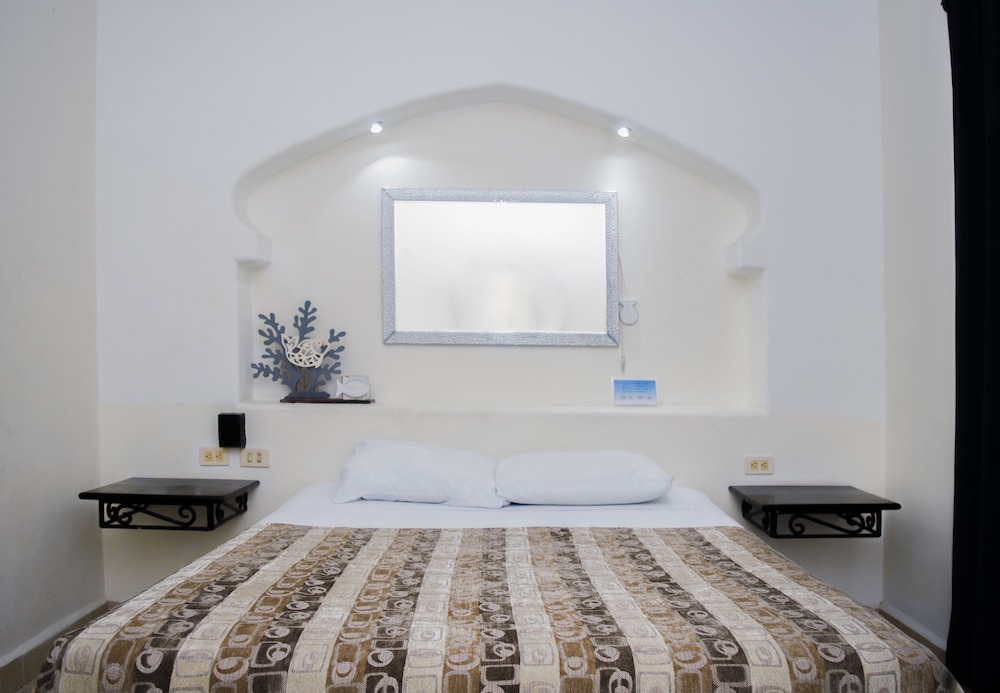 Sahara Hotel 20/71