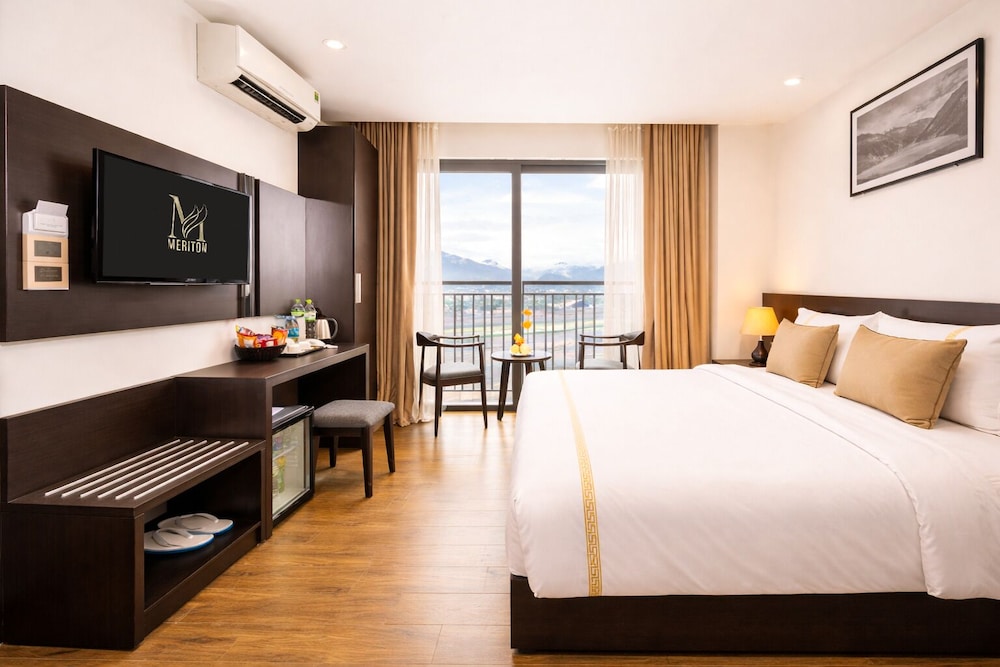 Meriton Hotel 11/100