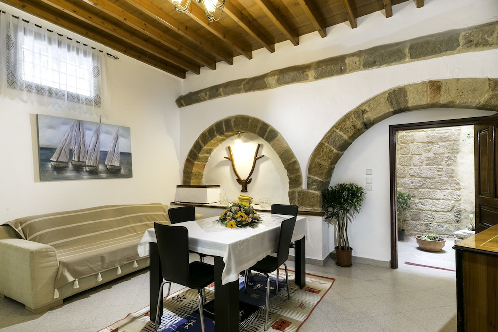 Evdokia Boutique Hotel 49/61