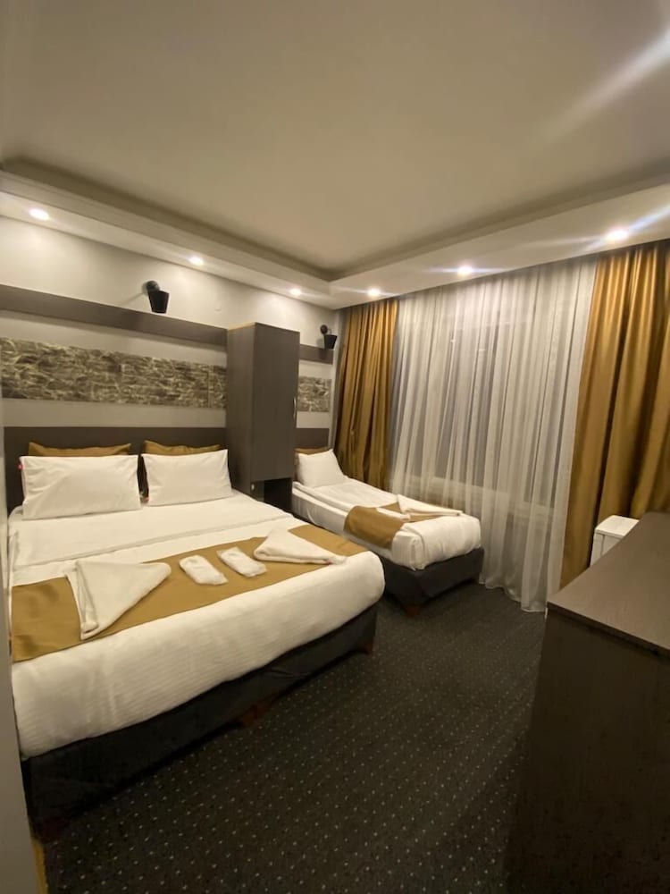 COMFORT, TRIPLE