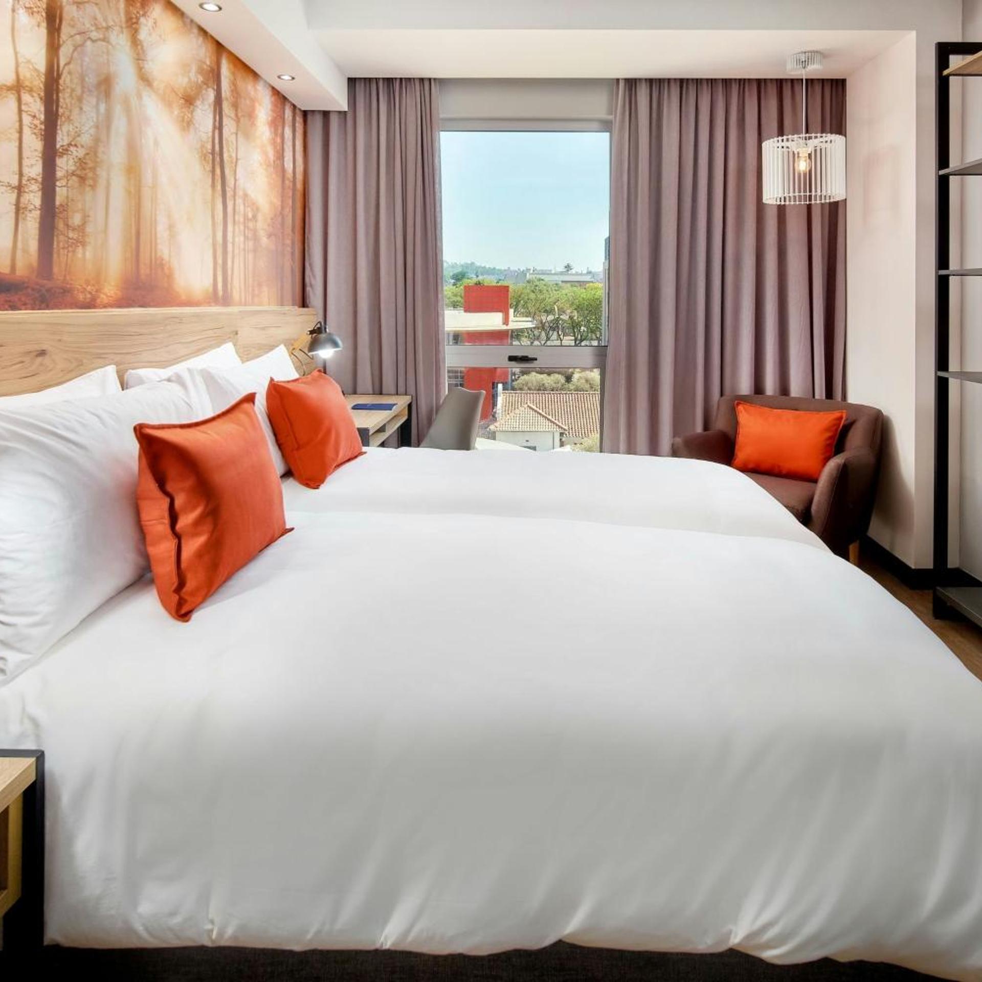 Guest Room, Twin Beds, Piazza View