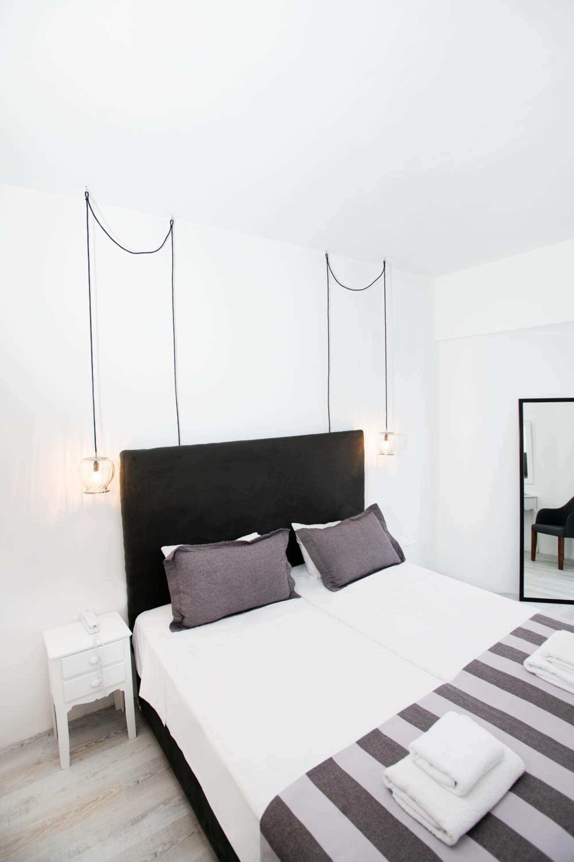 Superior, Suite, Lateral Side Sea View